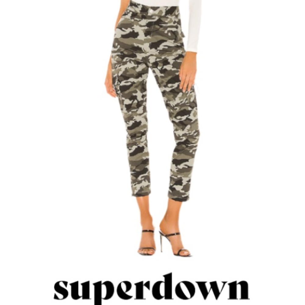 SUPERDOWN | Paxton Cargo Pant Camo Army Festival Vacation Resort Baddie Beach